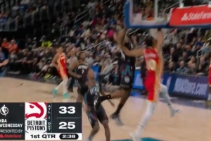 高低也是状元！杰伦·约翰逊长传 里萨谢三步单臂暴力隔扣詹金斯