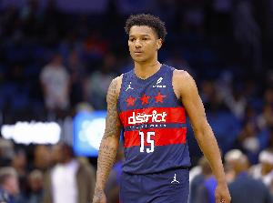 基因优良！朱利安·里斯15中11砍24分17板两双 抢下5个前场篮板