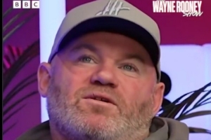 鲁尼评队友最佳中场三人组：斯科尔斯、卡里克、杰拉德