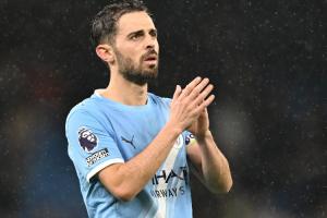 每体：B席渴望为巴萨效力并保持耐心，正等待巴萨公布引援计划