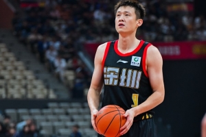 我还能打得很！周鹏替补26分钟 12中5砍下13分6板2助2断2帽！