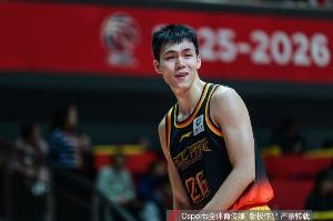 正负值+16！庞峥麟半场10中4拿到9分4助 三分4中1