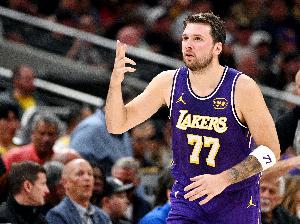 雷迪克：我未近距离看到东契奇和扎威的冲突 我们将会就技犯上诉