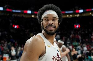 贾勒特·阿伦：阿特金森为我设计第一攻战术 但他还不习惯我登场