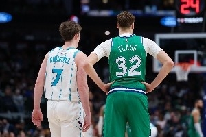 独行侠基石vs黄蜂神射！弗拉格与克尼佩尔谁能赢得最佳新秀之争？