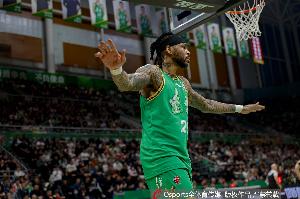 媒体人：辽篮进攻被打回原形？近期攻击力开始萎靡 防守也顶不住