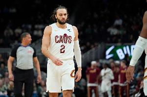 逆天手感！斯特鲁斯14中10爆砍29分8板 三分11中8&得分赛季新高