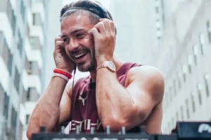 太阳报：格拉利什养伤期间跟着吉文的儿子学DJ，艺名DJ Grealo