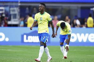 ESPN：维尼修斯肌肉不适缺席训练，预计29日参加巴西合练