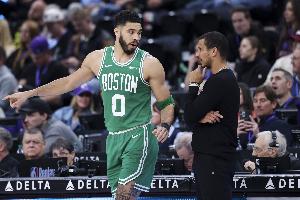 马祖拉：只要塔图姆保持侵略性 正确阅读比赛抢篮板 他会越来越好