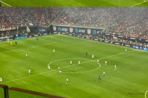 TA谈美国、比利时球衣撞色：球员球迷都被折磨，只能靠裤子分辨