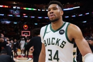 字母哥虽好但并不适合火箭！送出申京小贾&强力替补值得吗？