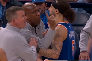 迈克·布朗：我吃T是向队员表明我会尽力保护他们 与他们站在一起