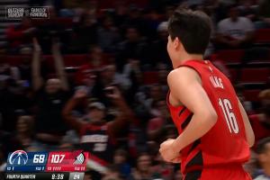 西索科好兄弟！杨瀚森飞速下快攻双手暴扣炸翻全场！