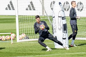 记者：米利唐复出在即，门迪10-14天回归，裤袜难赶上拜仁次回合