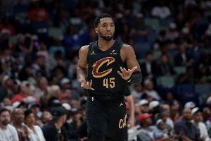 米切尔：东部竞争很激烈 太多球队能搞出动静 我们不能好高骛远