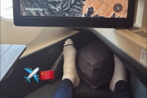 来了！拉科塞维奇社媒晒登机照 目的地中国香港