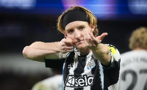 德天空：孔帕尼支持签下戈登，拜仁正与球员团队谈判