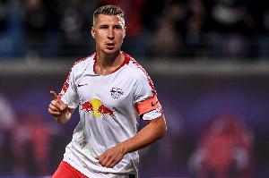 记者：33岁中卫奥尔班和莱比锡都不急于续约，他可能会在此退役