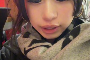 那些年曼联趣事：贝克汉姆机场丢护照，爵爷的笑容里藏着几分宠溺