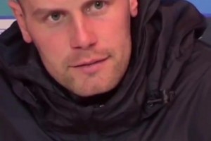 布莱顿主帅对阿森纳发起猛烈抨击：他们现在为了赢球不择手段！