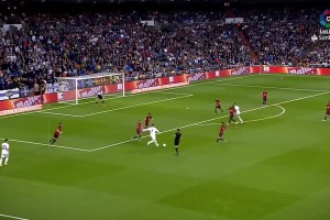 太暴力了！可能只有门将才知道巅峰的他在禁区外的威胁有多大！