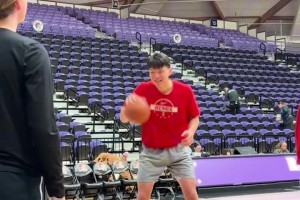 今天将会出战G联盟！杨瀚森赛前热身