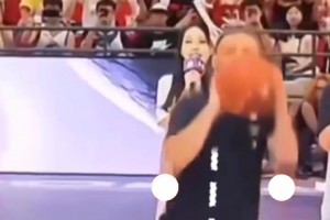 库里投篮肘部轨迹慢动作鉴赏，一起看看库里是怎么发力投篮的吧！