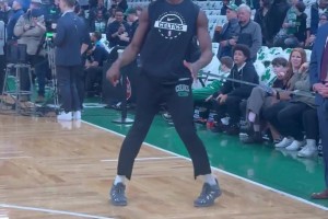 绿军双探花赛前投篮热身训练，这场面久违了！