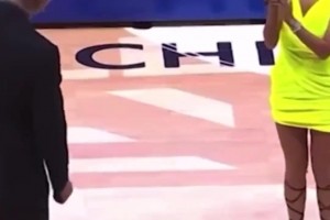 CBA全明星名场面，易建联戏耍吉克隽逸还是太会玩了...