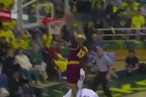 飞天遁地！一起来看下登哥大学是怎么打球的！那时还是小胡子