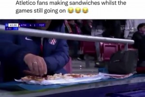 上半场4-1领先，马竞球迷在看台做起了三明治