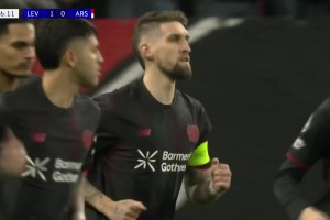 枪手角球失守！安德里希后点致命头槌破门！阿森纳客场陷入被动！