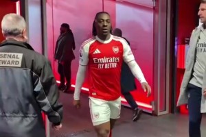 这个赛季能否书写历史？战胜埃弗顿赛后的球员通道！