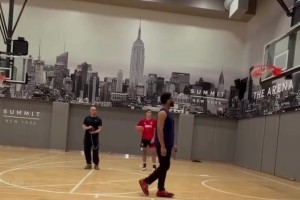 依然美如画的投篮！安东尼球瘾犯了，来指导一下年轻人！