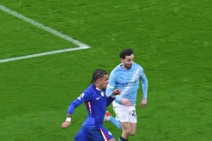 这球太极限了！B席：不到最后一刻，都不要放弃！