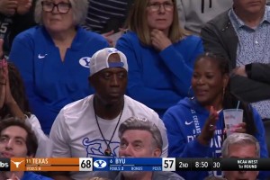 父亲脸都黑了！迪班萨强硬上篮拿30分，但全队才57分还落后