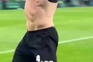 王楚淇：约克雷斯只是看起来比哈兰德壮，实际对抗不是一个档次