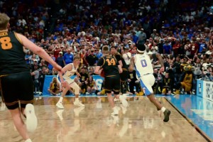 卫冕冠军遭三分绝杀爆冷1号种子佛罗里达不敌9号种子爱荷华