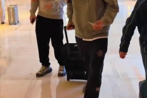 泰山队球员刘洋、谢文能抵达上海到国家队报到