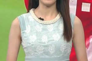 你喜欢吗？成熟有气质的天足新美女主持雪儿