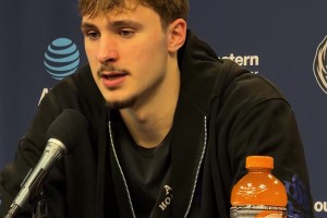 弗拉格谈穆迪重伤：他的腿突然就没力了！太可怕了！为他祈祷