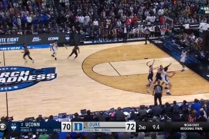 神奇剧本！杜克最后10秒领先2分，离奇失误惨遭康大logo三分绝杀！